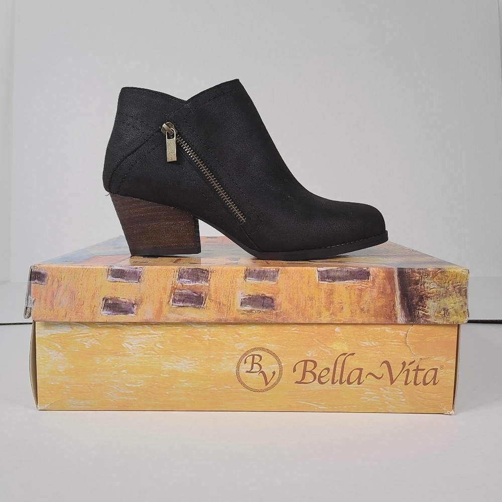 NIB Bella Vita Bobbi Booties Black Woman's Size 8.5W